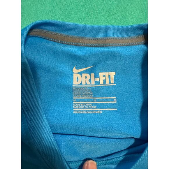 Lot of 4 Nike Dri Fit Regular Fit T-Shirts Size Medium - Picture 4 of 4